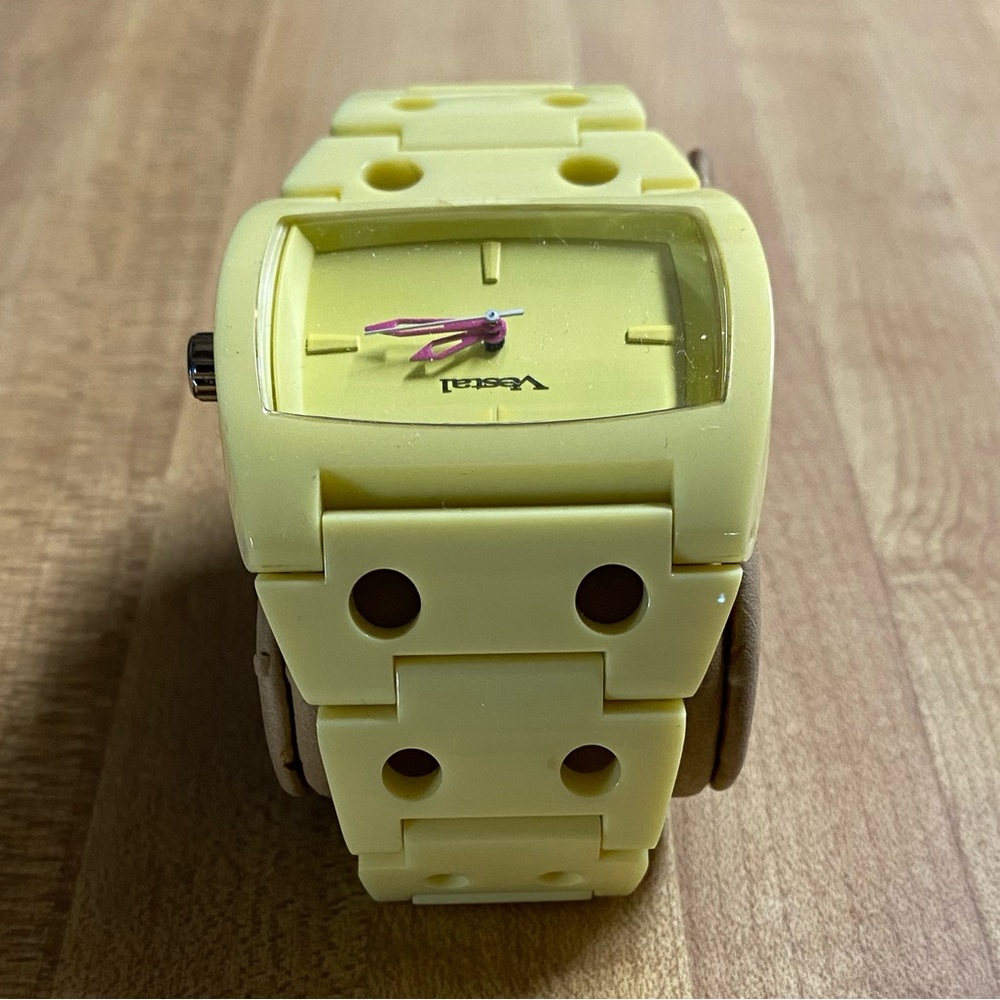 Vestal Destroyer Yellow Plastic Watch - Picture 3 of 8